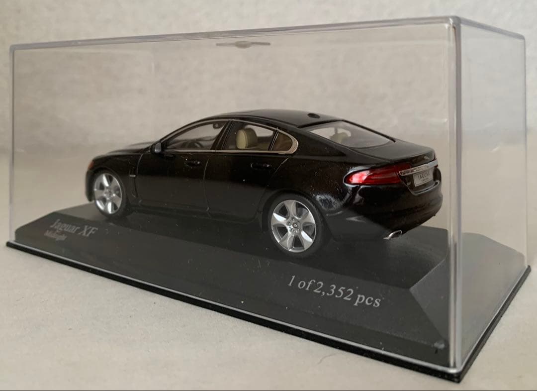 1/43 Jaguar / ジャガー XF ブラックメタリック