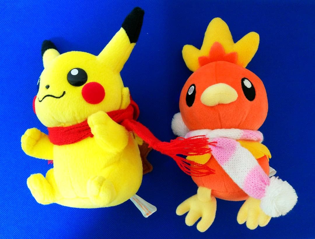 2004年　ポケモンセンター　ピカチュウ＆アチャモ　マフラー　ぬいぐるみ　当時品