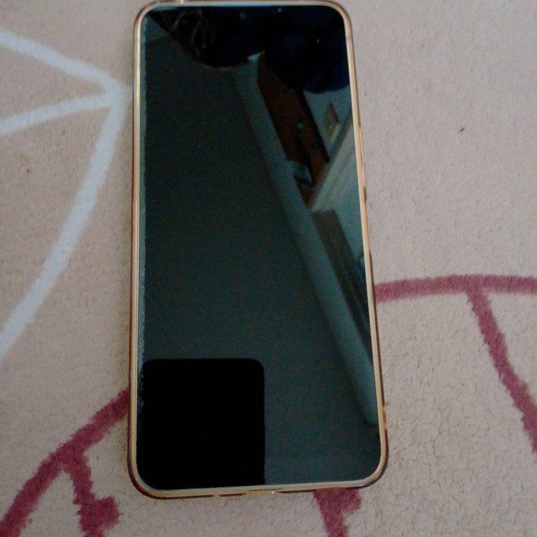 ゴールド スマートフォン 大画面