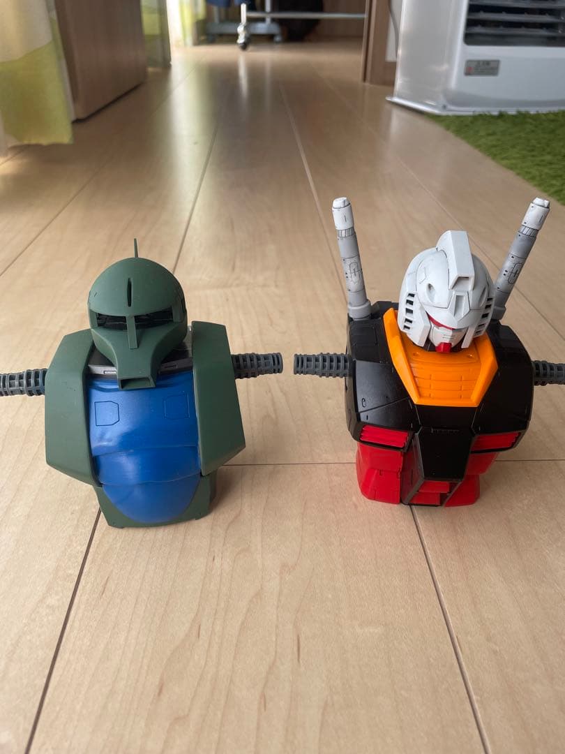 メガサイズガンダムとザクセット