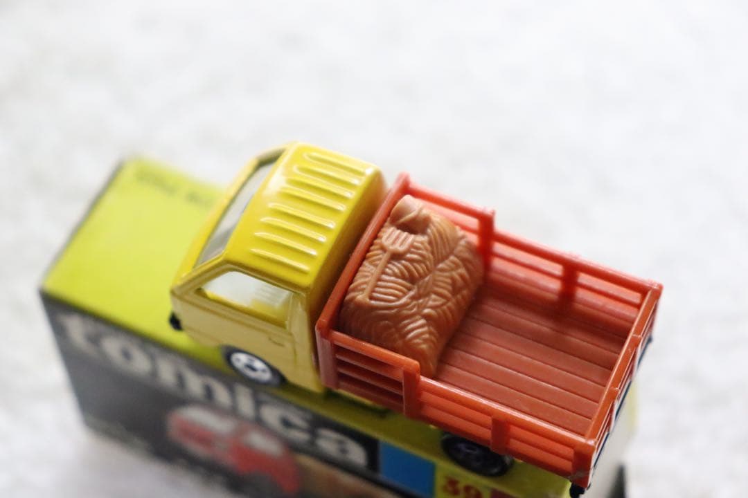 スズキ　キャリイ　家畜運搬車　トミカ　日本製　NO.31 黒箱