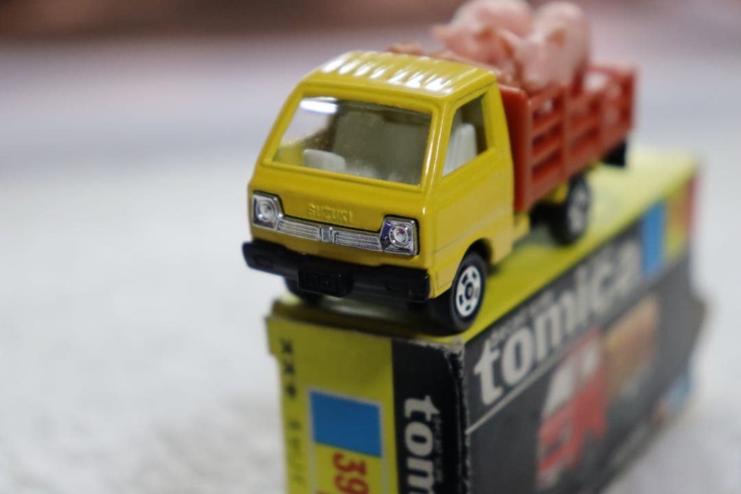 スズキ　キャリイ　家畜運搬車　トミカ　日本製　NO.31 黒箱