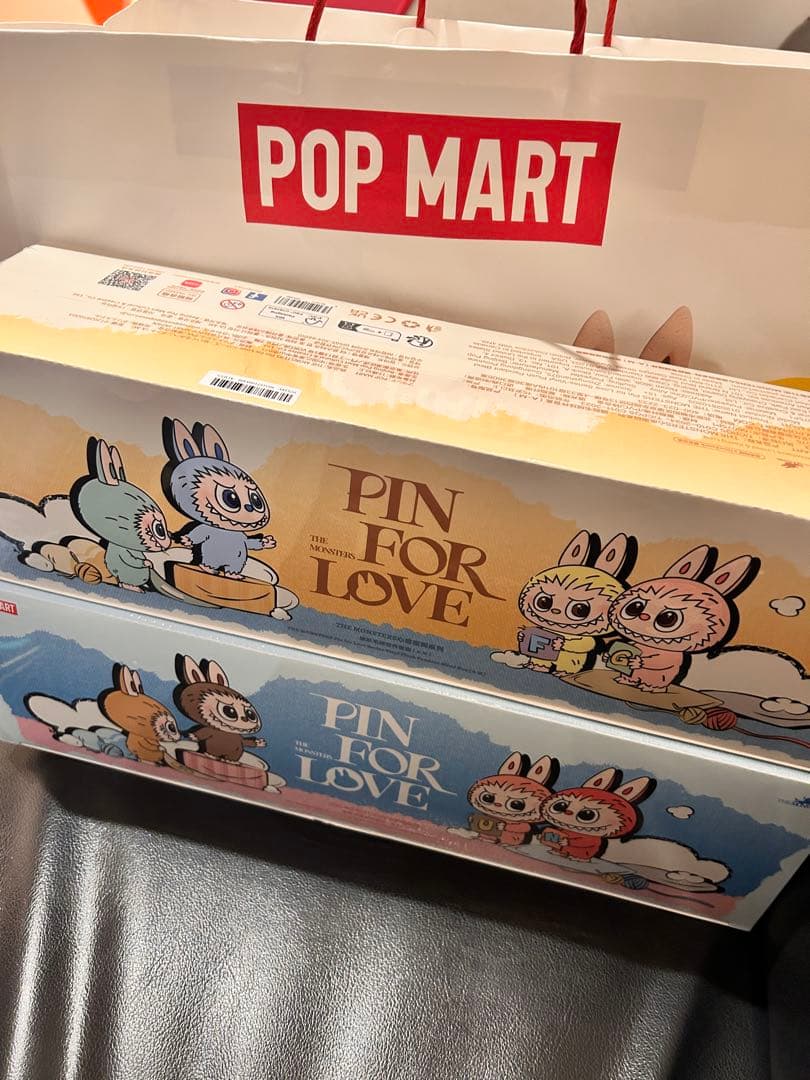 POP MART THE MONSTER PIN FOR LOVE ラブブ