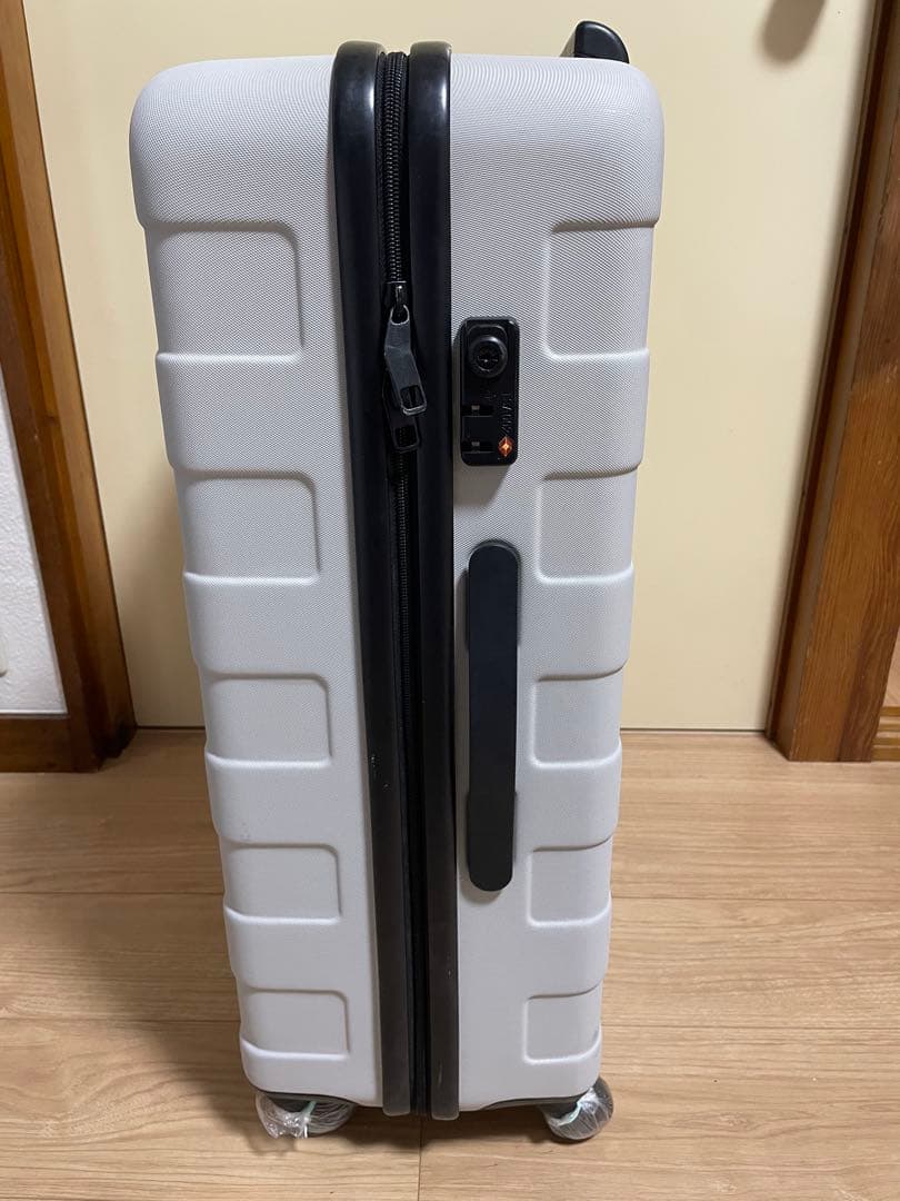 無印スーツケース 中サイズ