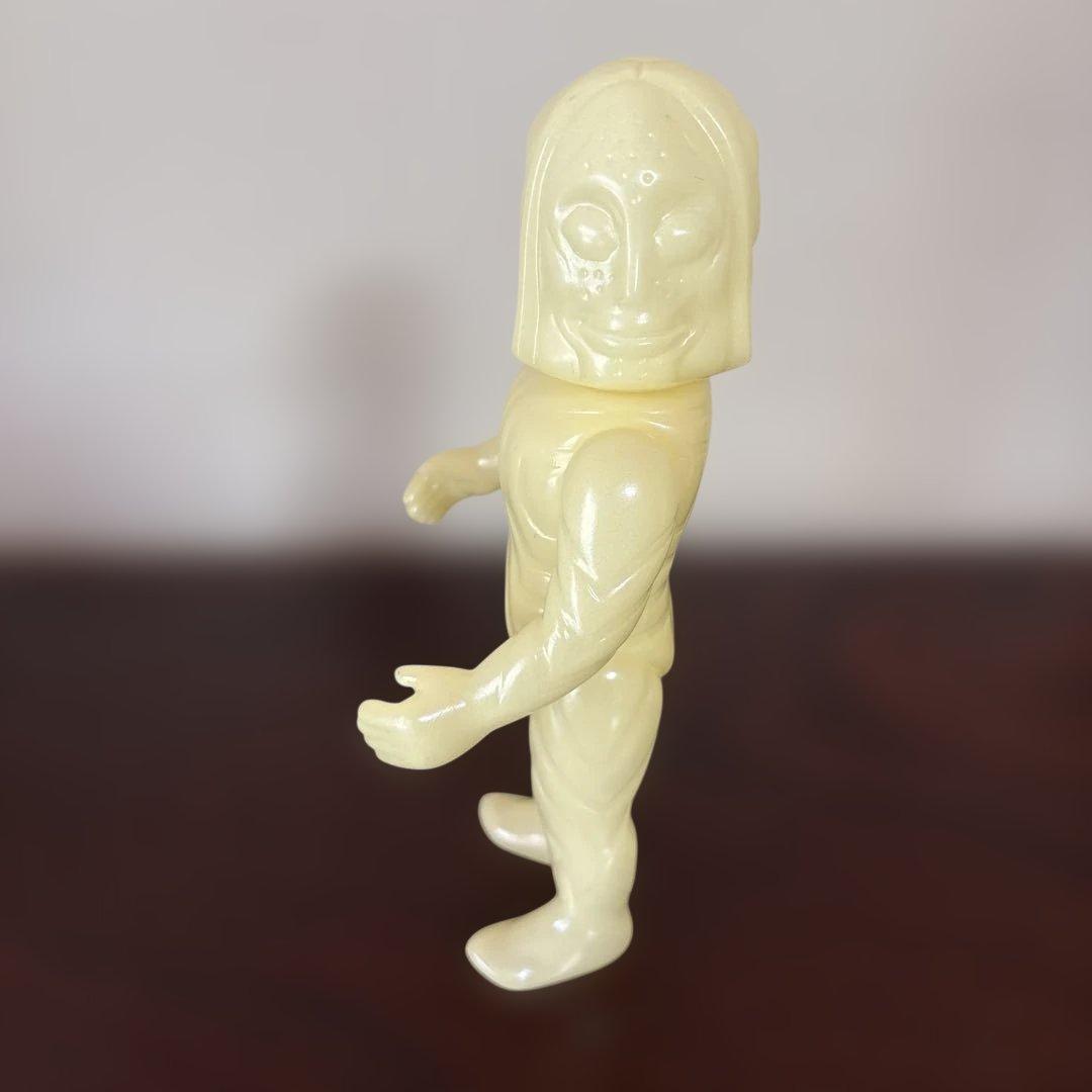 M1号　ダダ　ウルトラマン　　三面怪人　未塗装　蓄光　　　ソフビ