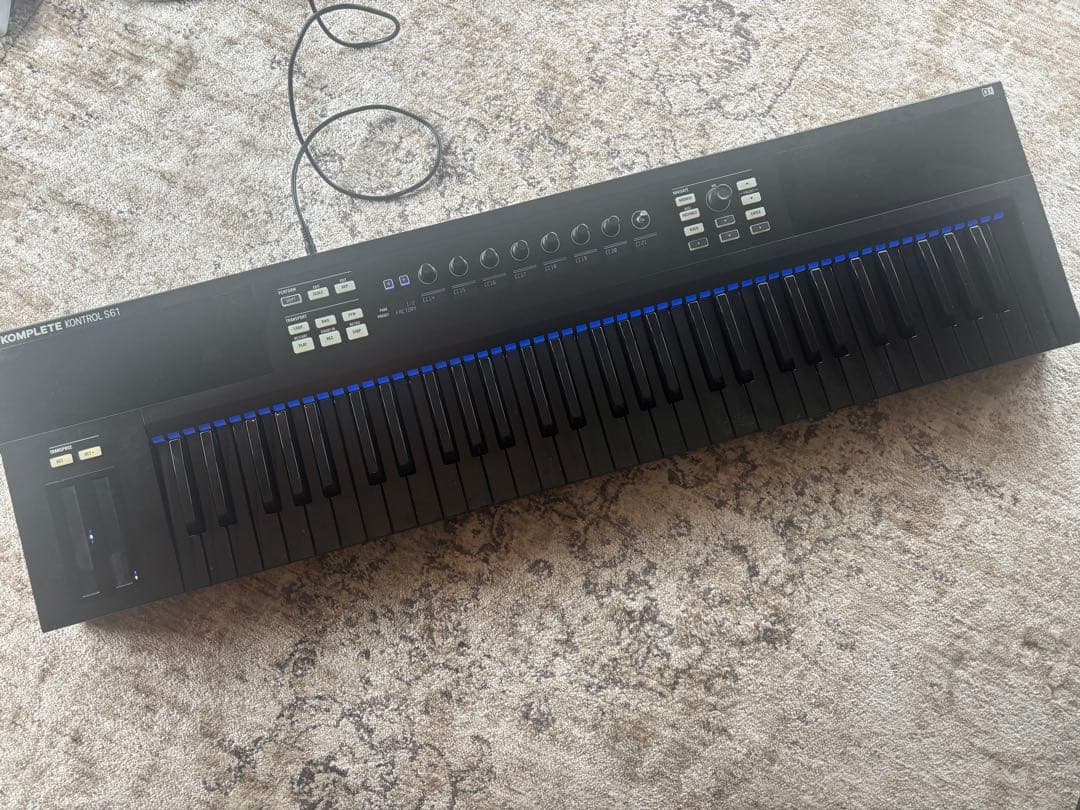 DTM・DAW KOMPLETE KONTROL S61 BK