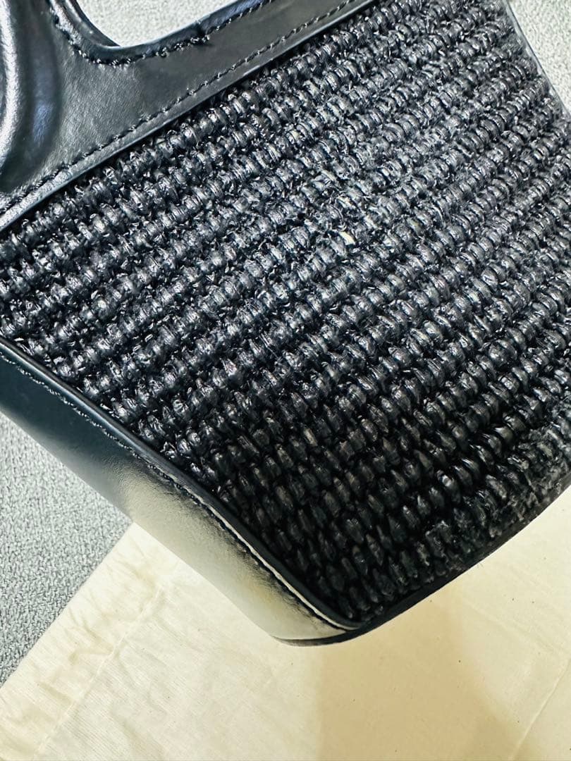 MARNI ブラックショルダーバッグ