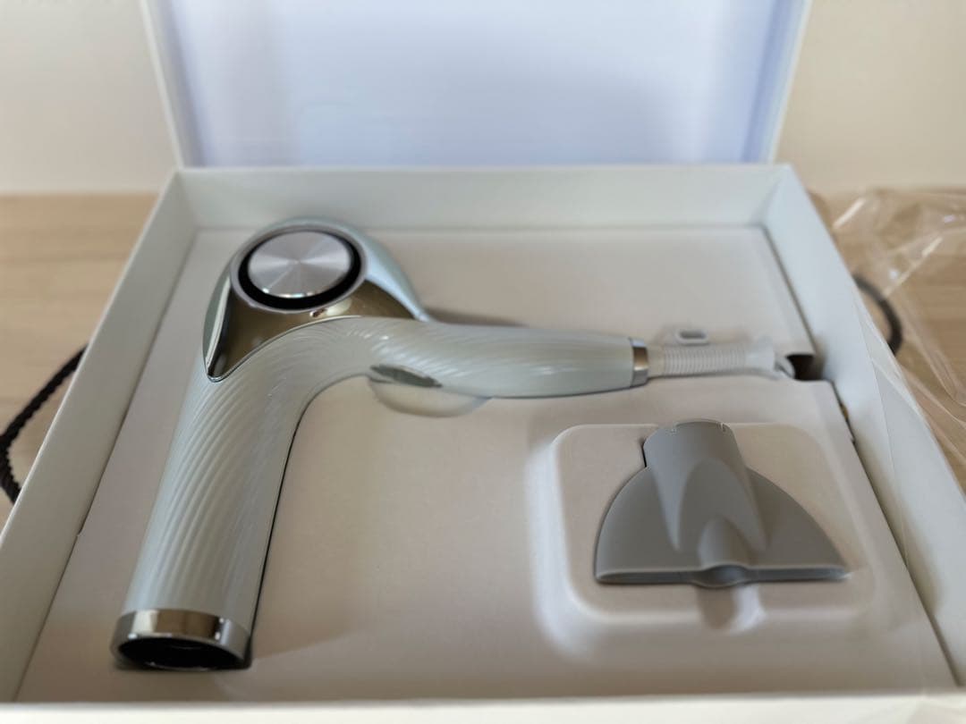 ReFa リファビューティックドライヤー【新品未使用/保証書付/正規品】