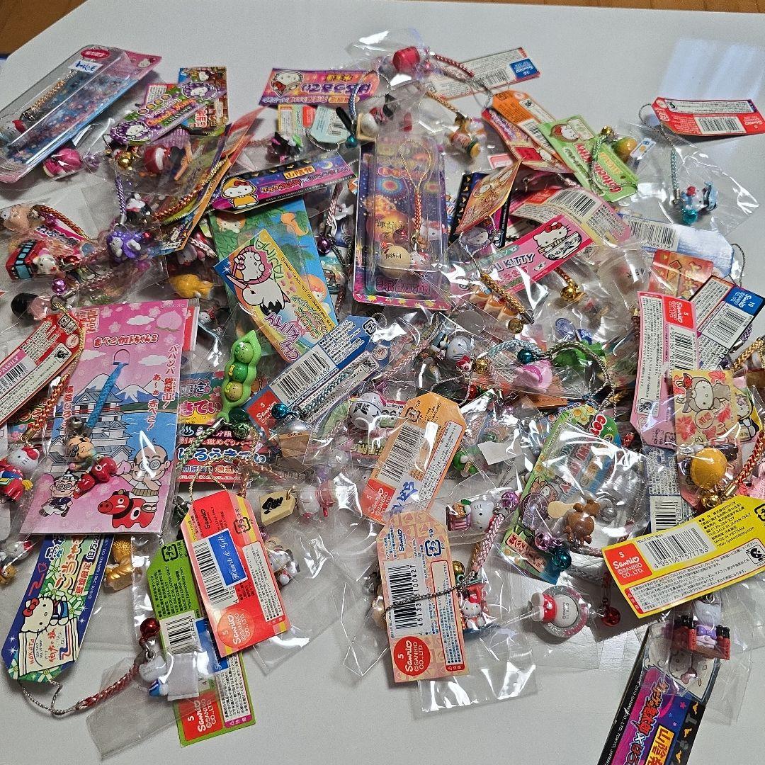 ご当地キティ　まとめ売り80個