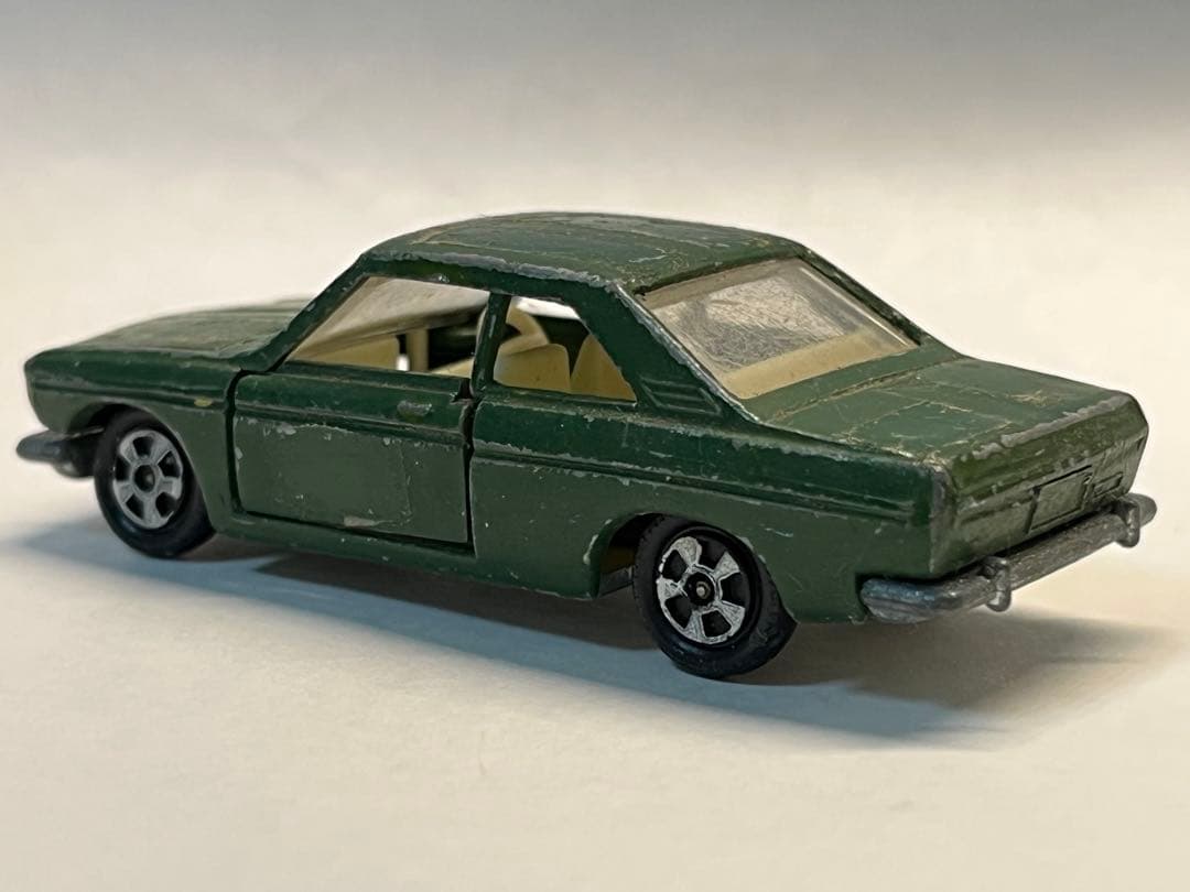 トミカ 黒箱 1-1-1 ニッサン ブルーバード SSS 希少色 1Aホイール