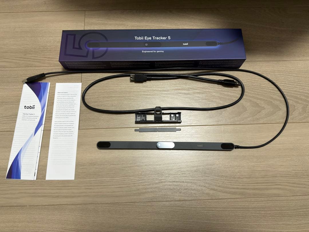 PC用ゲームコントローラー・コンバーター Tobii Eye Tracker 5