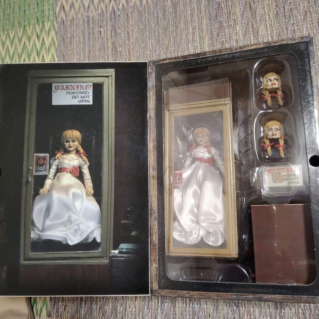 ネカ　ANNABELLE COMES　