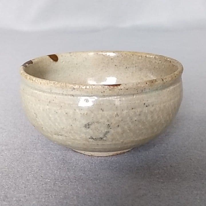 李朝白黒象嵌三島ぐい吞み　李朝　李朝ぐい吞み　李朝三島ぐい吞み　李朝三島