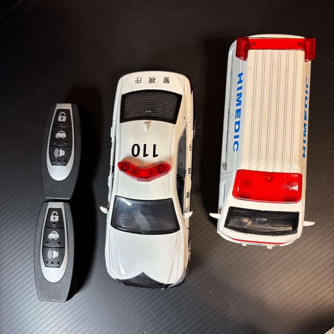 【2台セット】ピピットキー　トヨタ　ハイメディック　救急車　クラウンパトカー