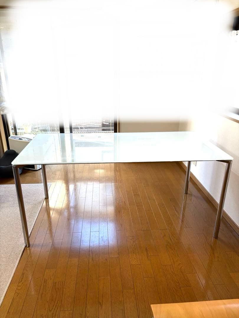 フリッツハンセン Fritz Hansen プラーノ ダイニングテーブル