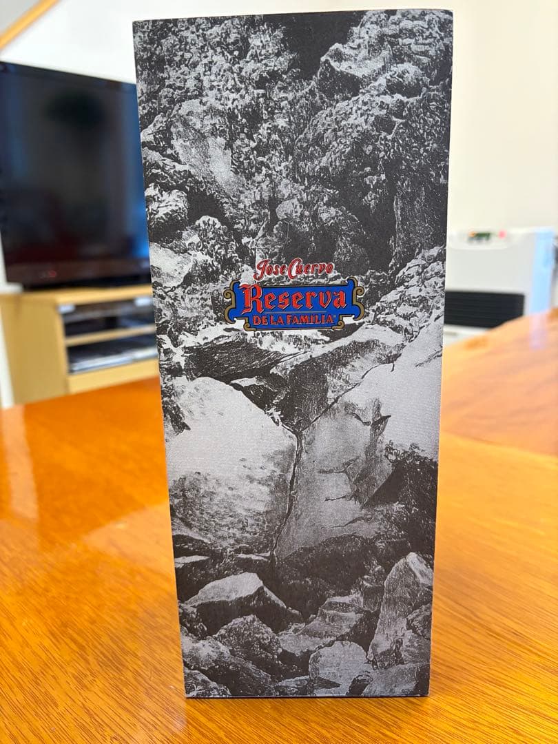 ホセ クエルボ レゼルヴァ デ ラ ファミリア 750ml