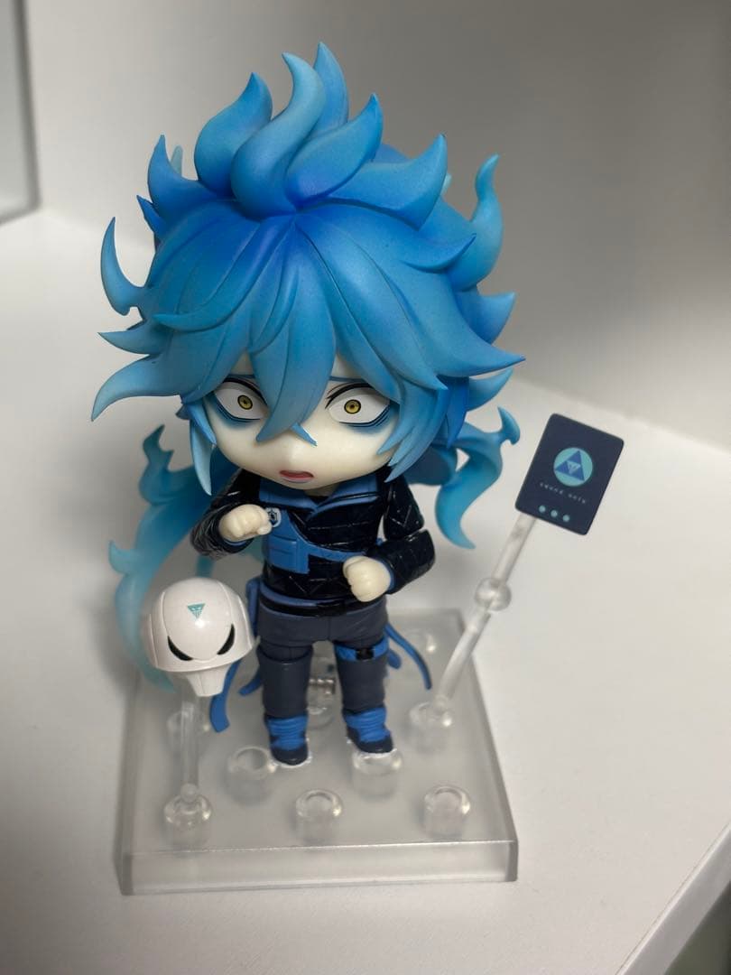 缶バッジ付き　イデア・シュラウド　ツイステ　ねんどろいど　開封済み箱付き