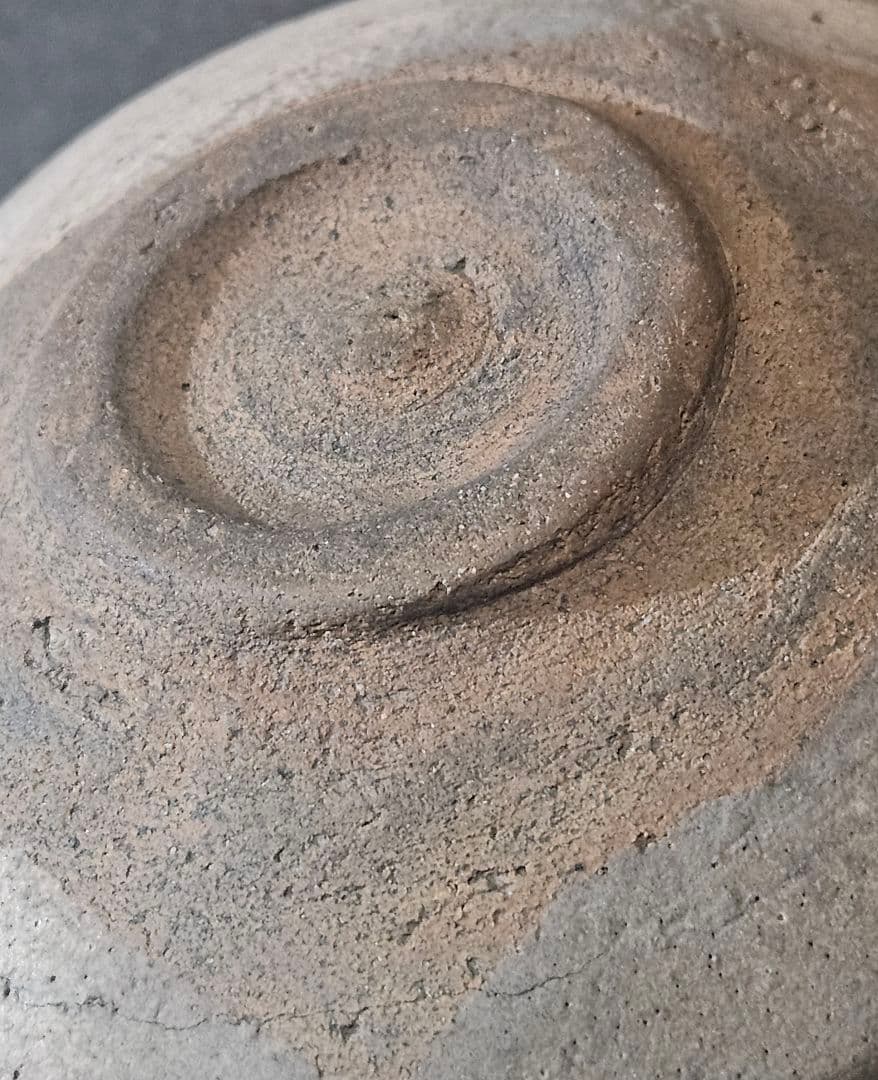 時代古作品❗明治時代頃　古志野　鉄釉　草文様　大振沓茶碗　茶道具　古陶磁器