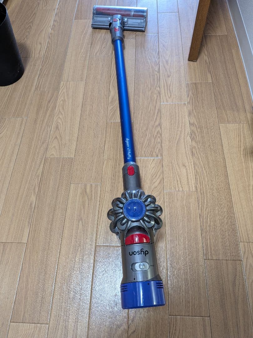 Dyson V7 Fluffy コードレス掃除機