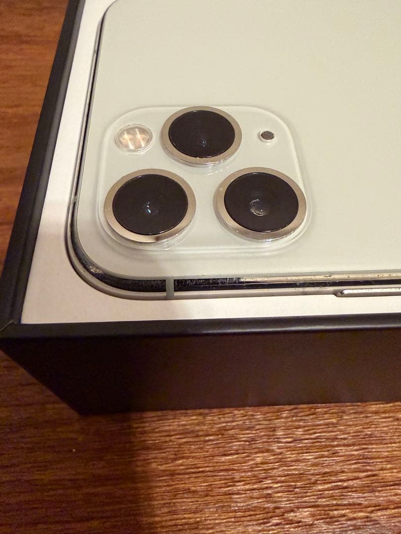 Apple iPhone 11 64gb シルバー simフリー