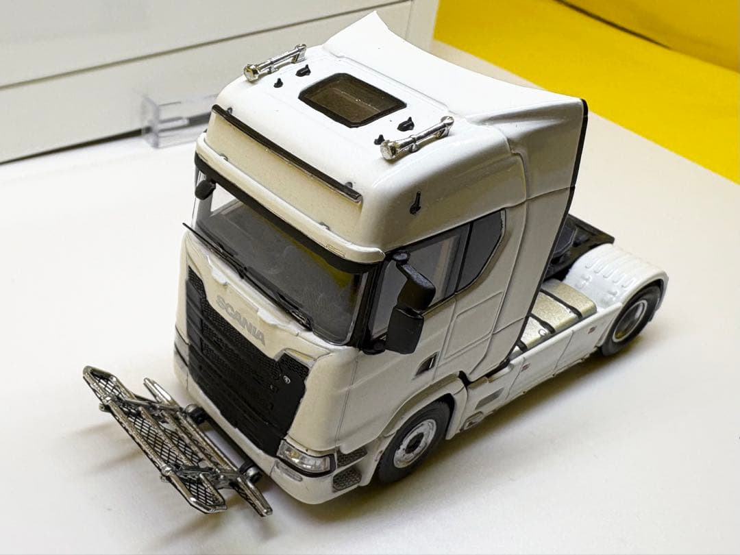 KENGFAI 1/64 スカニア S730 車両運搬トランスポーター 白　希少