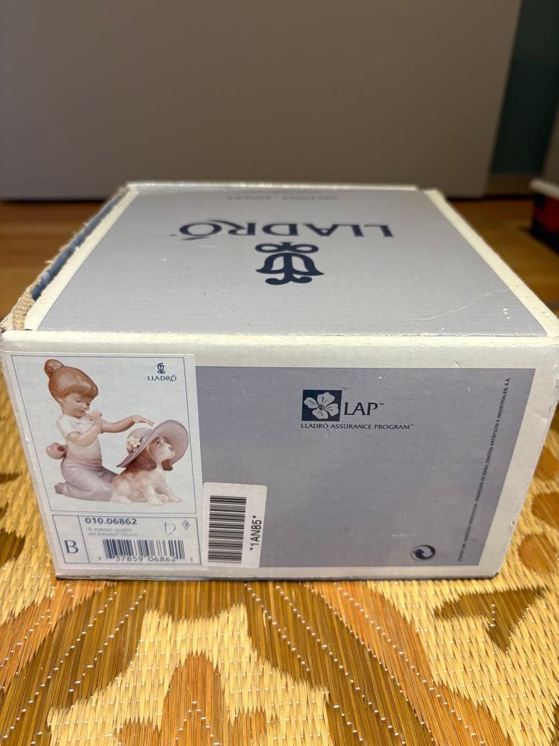 【LLADRO】おめかししようね　専用箱付き