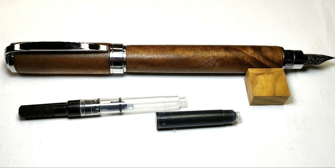 【マーブルウッド（黄金樟）】グラデュエイト万年筆《訳あり》