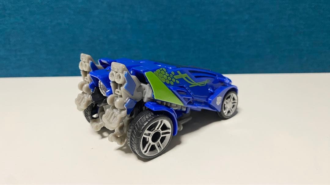 トランスフォーマー　イーバック　EVAC スタジオシリーズ