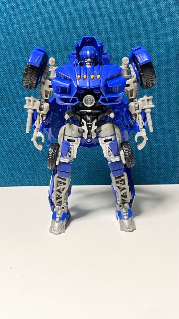 トランスフォーマー　イーバック　EVAC スタジオシリーズ