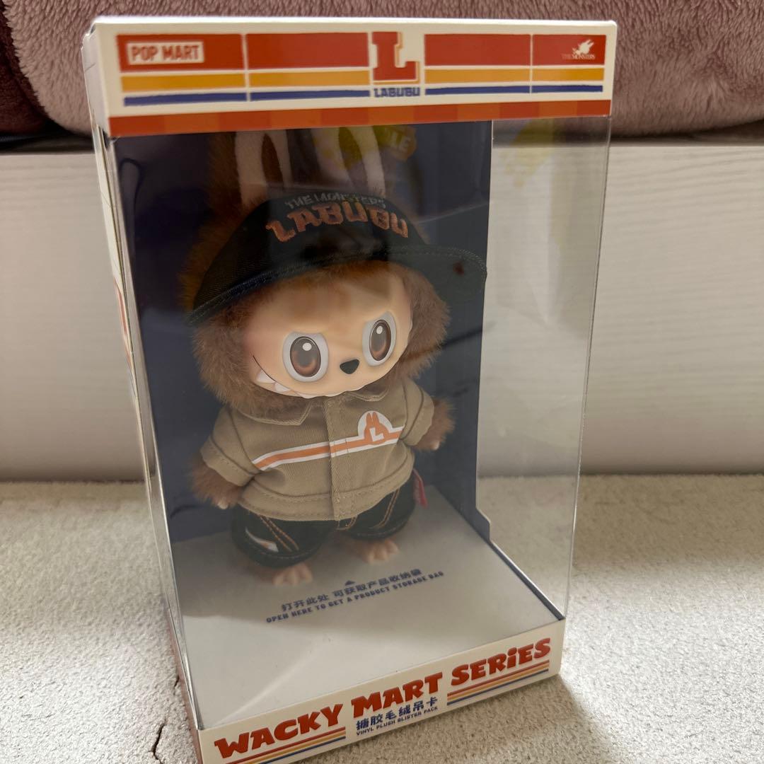 THE MONSTER Wacky Mart 店員ラブブ ぬいぐるみ