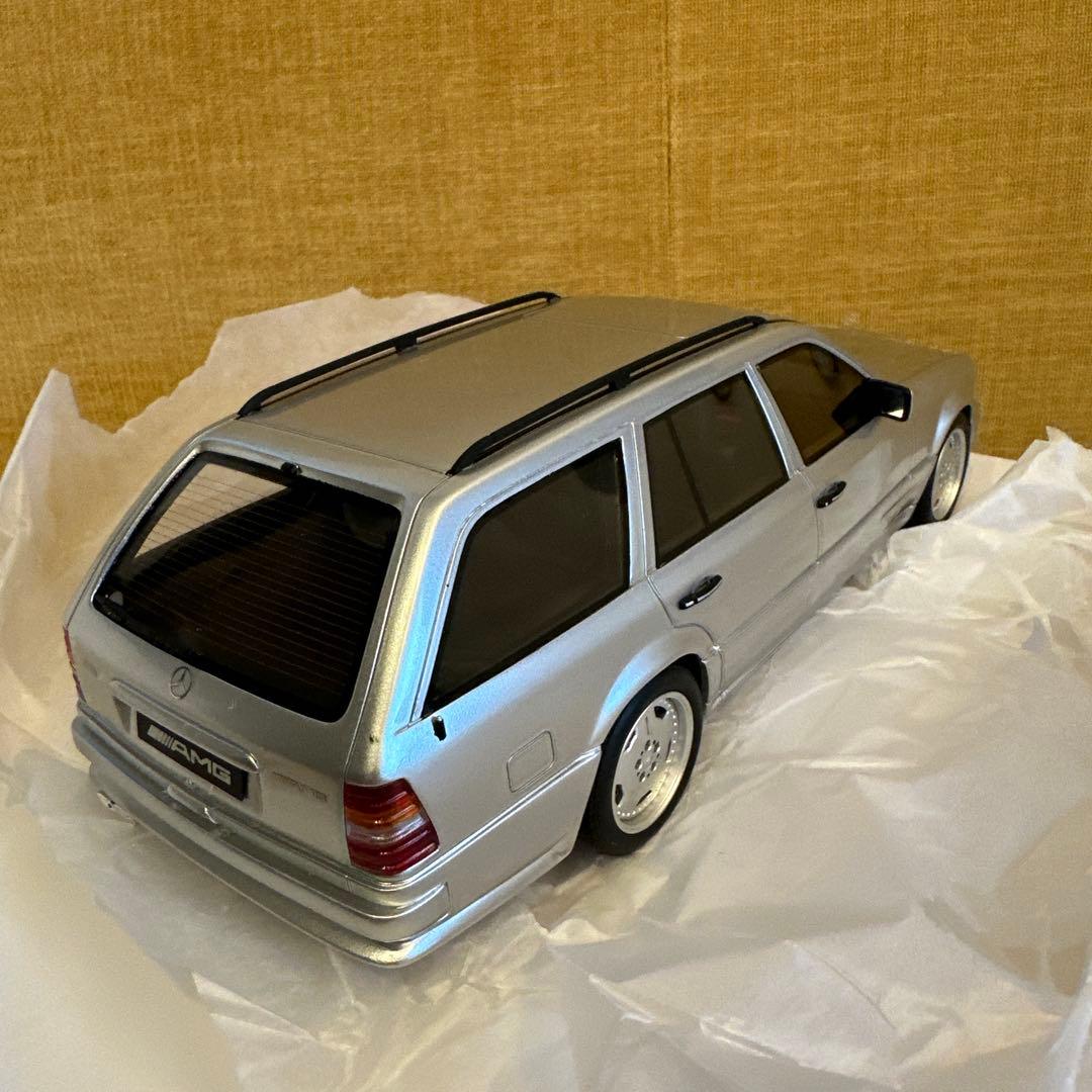 ベンツワゴンミニカー1/18 OTTO製　新品未開封