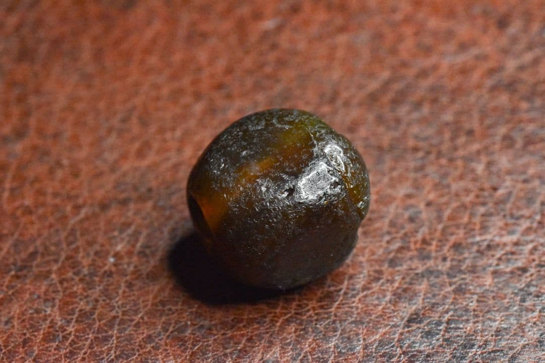 アンティーク ヒマラヤ出土角型天珠