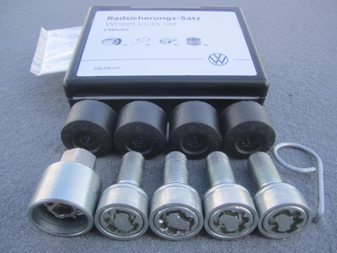 フォルクスワーゲン 純正 ホイールロックボルトセット 5Q0698137 ボルト