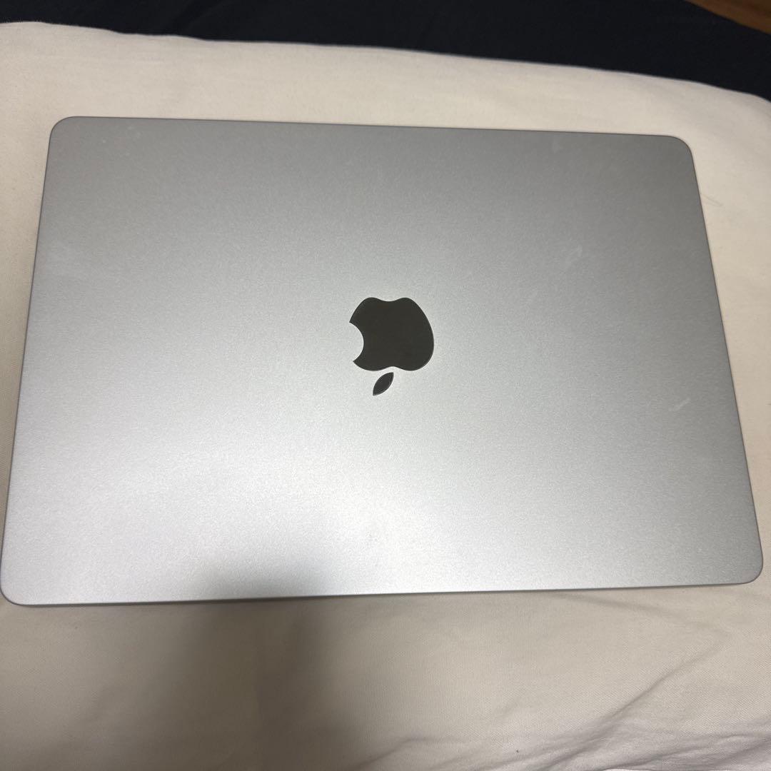 Apple MacBook Air M2 2022 本体