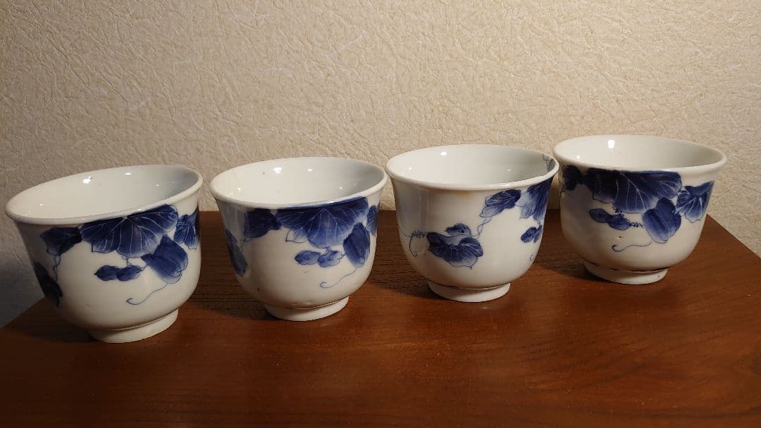 李朝　白磁　染付　蔓草文様　古染付　アンティーク李朝　蔵出し　鑑賞陶器　４客