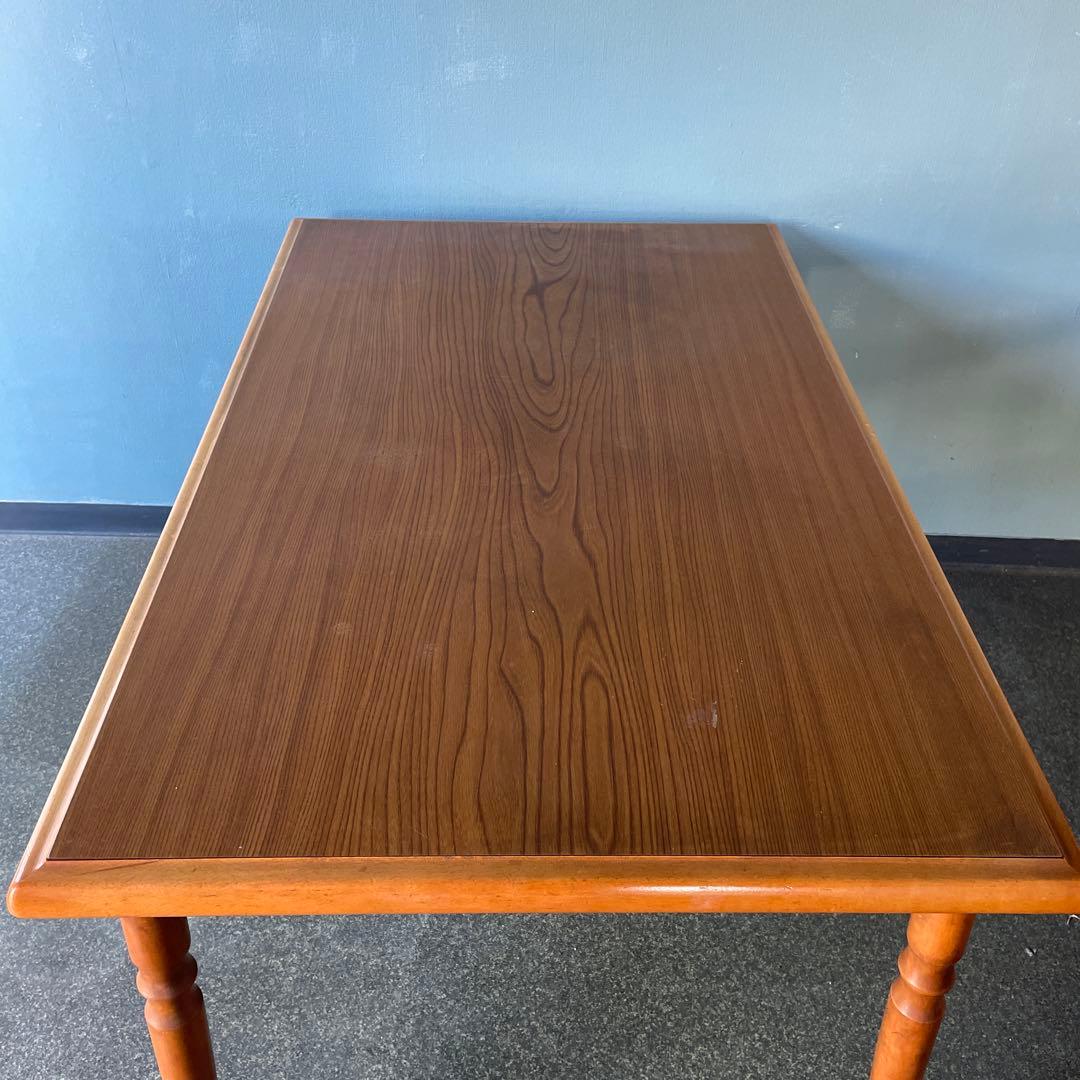 昭和レトロ　ダイニングテーブル