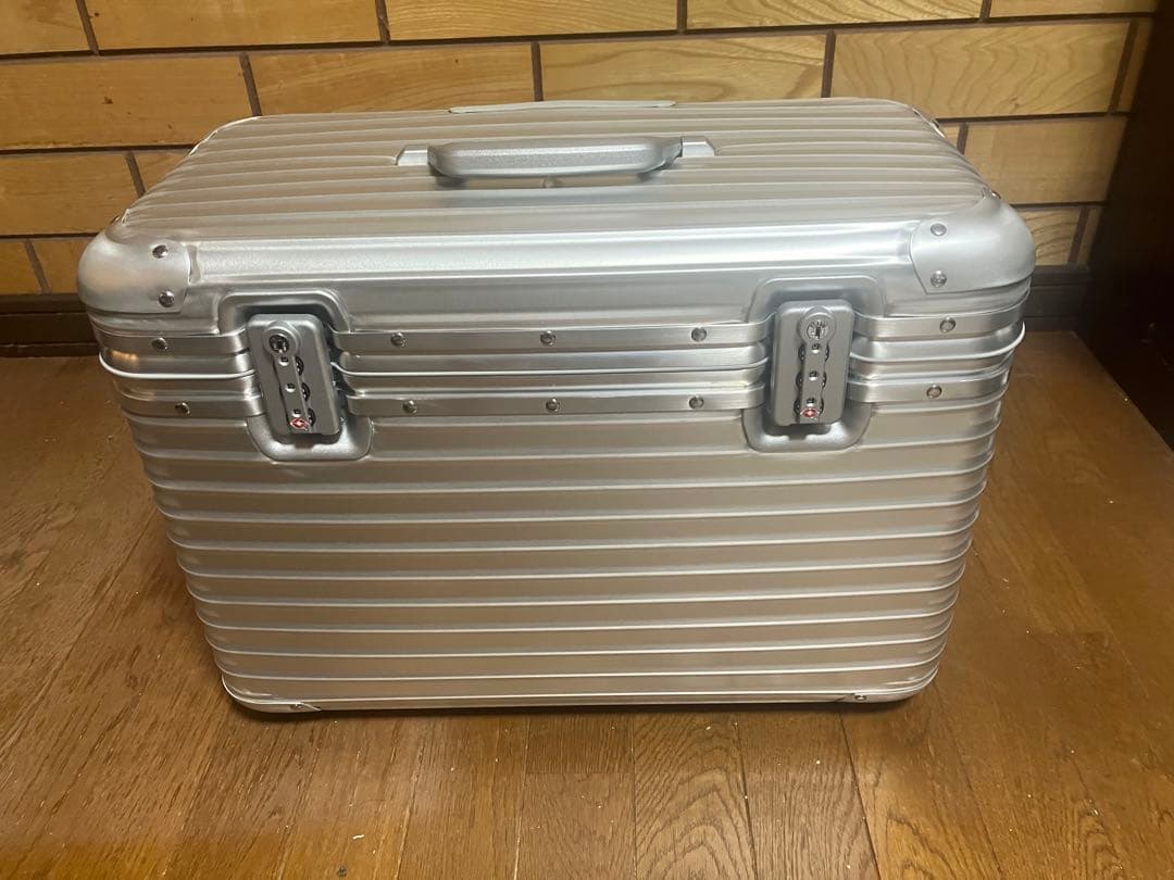 リモワ　パイロット　2輪