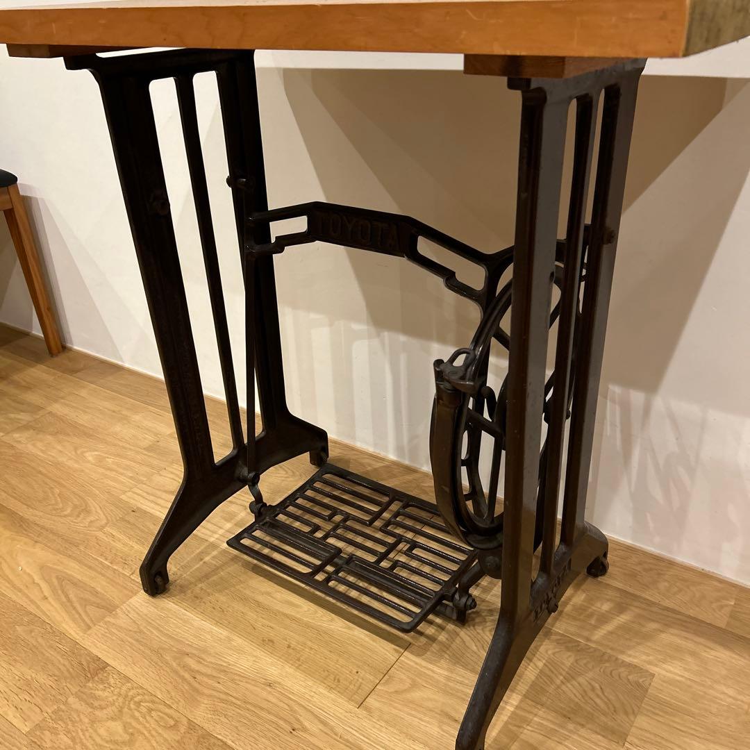 古いミシン台　昭和レトロ　古家具　古道具　生活雑貨　ビンテージ　展示台