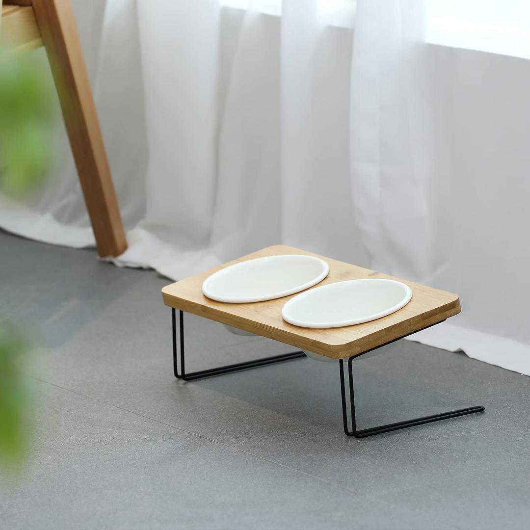 快適さと健康　猫　犬　食器　高齢　理想的な高さと角度