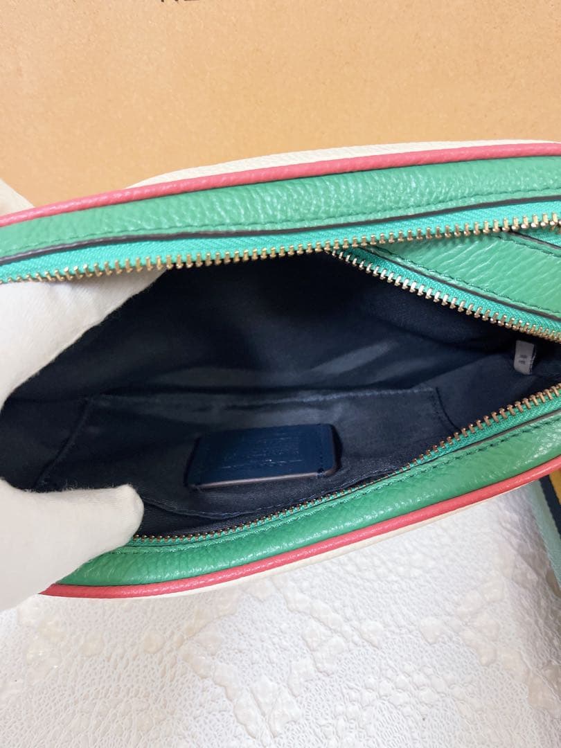 【美品】COACH コーチ ショルダーバッグ カメラバッグ 斜め掛け チャーム付