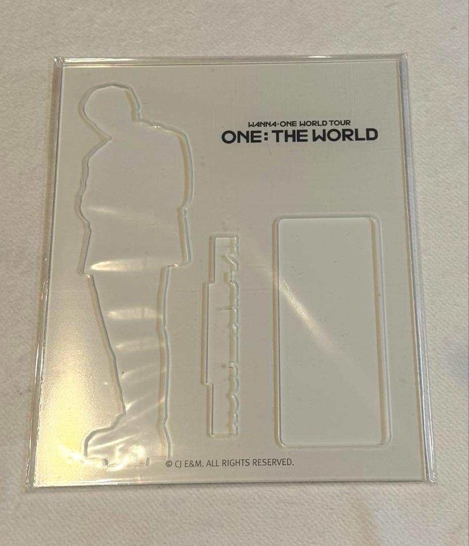 ︎︎Wanna One 公式アクリルスタンド 9体セット