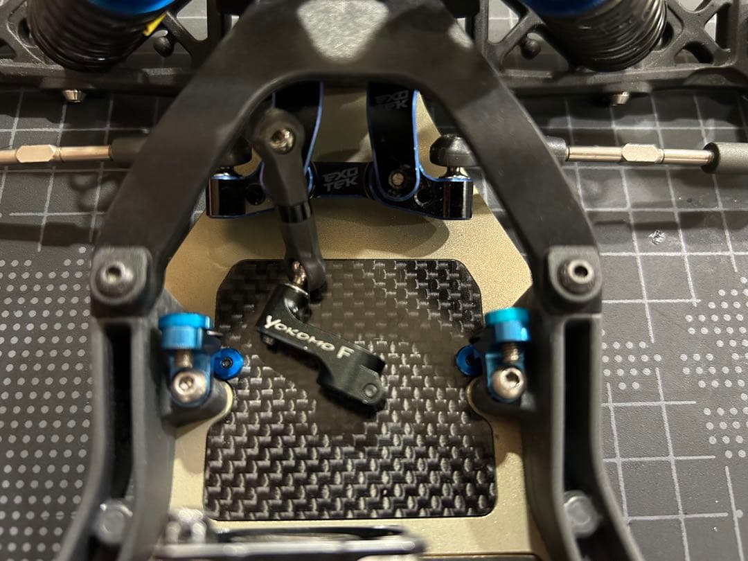 アソシエイテッドB6.2シャーシ&ESC(ダート仕様)