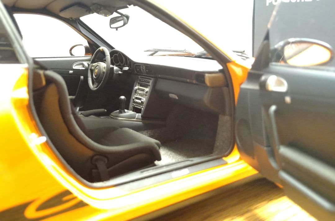 オートアート シグネチャー 1/12 ポルシェ 911 (997) GT3 RS