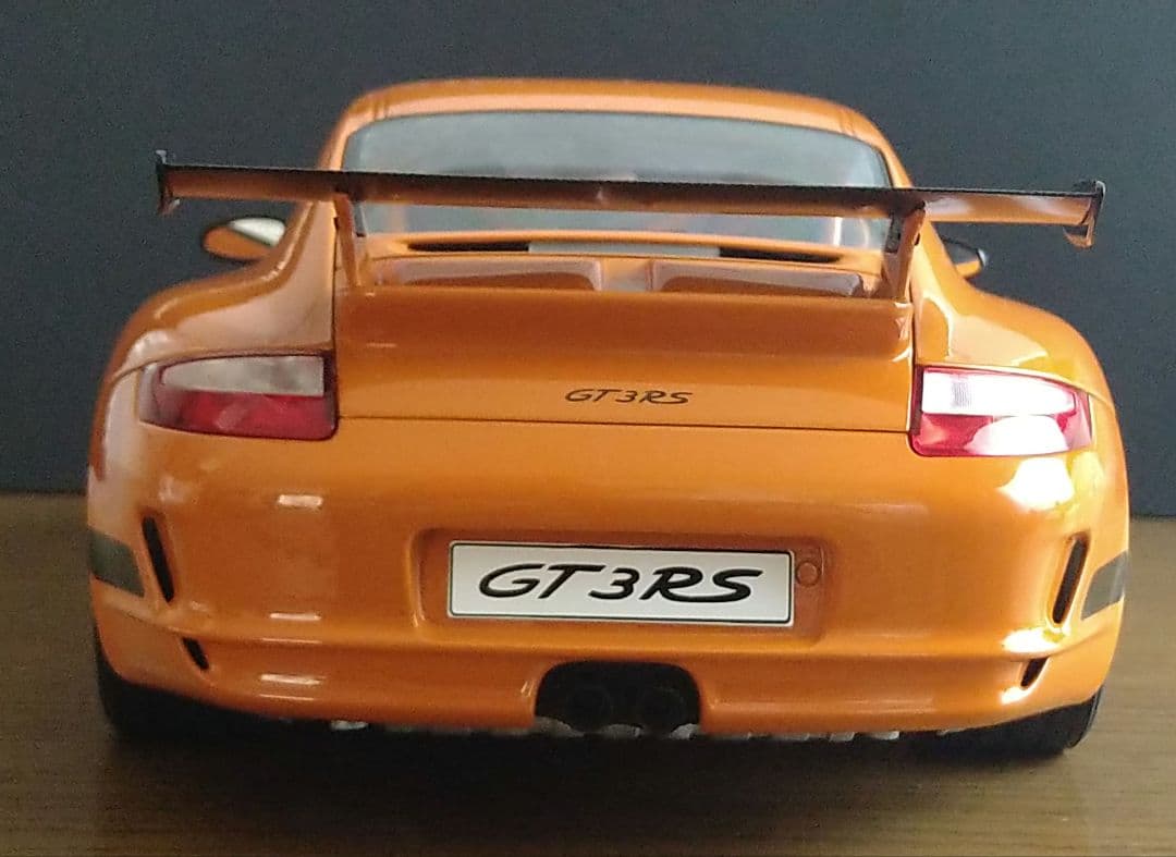 オートアート シグネチャー 1/12 ポルシェ 911 (997) GT3 RS