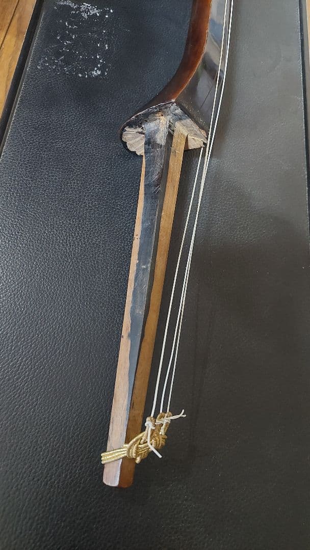 三線 沖縄三線　本体　ハードケース付き　ヴィンテージ三線