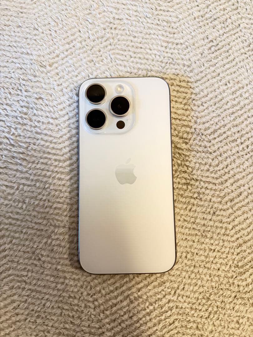 【超美品】Apple iPhone 15 Pro ホワイト 本体 256GB