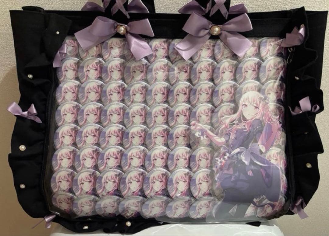 【24時間以内発送・送料込み】暁山瑞希　缶バッジ80個　A3痛バ付き