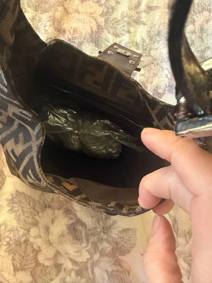 Fendi ブラウンロゴハンドバッグ