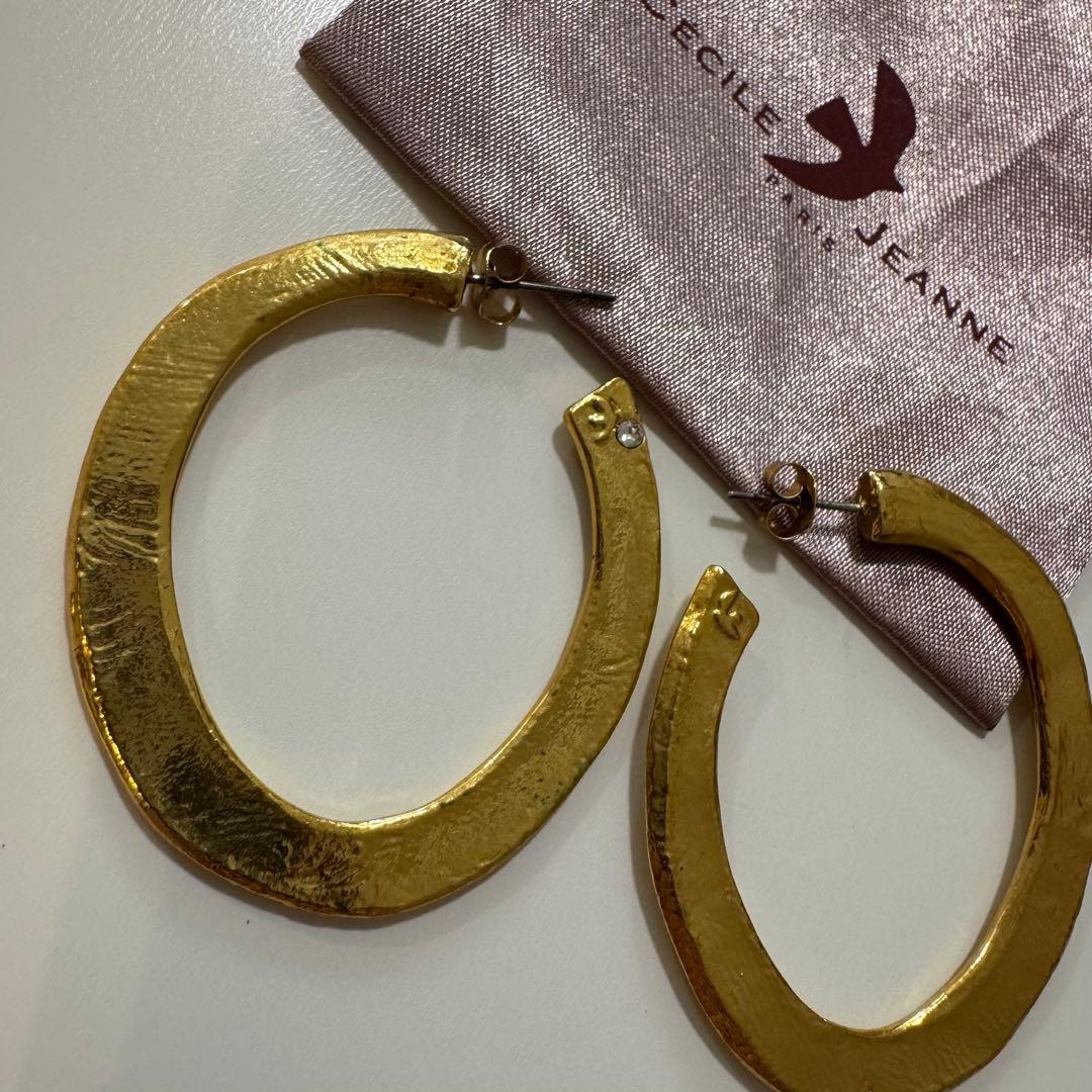 美品　cecile jeanne フープ　ピアス　ゴールド　半額以下で