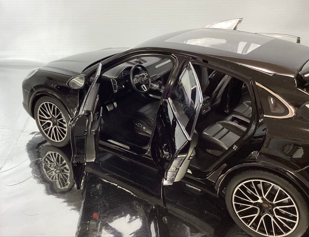 NOREV 2019 ポルシェ カイエン ターボ ブラック 1/18 ノレブ